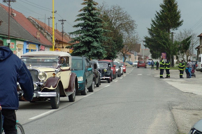 Petrova Ves sa aj tento rok stane dejiskom obľúbenej Záhoráckej Veterán Rallye a Svätodušného jarmoku.