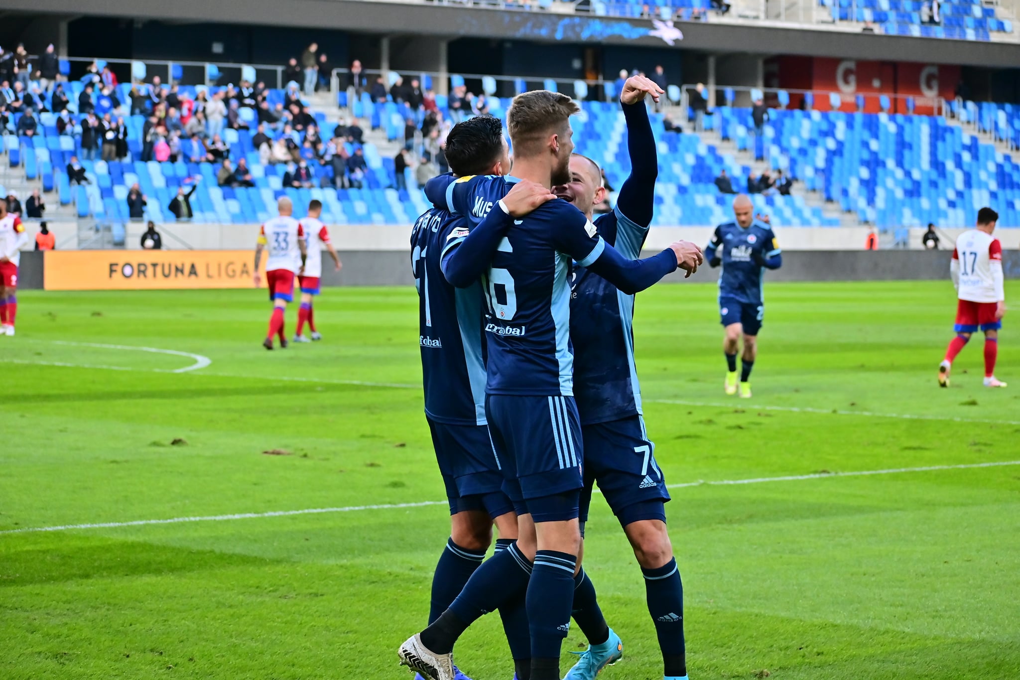 ŠK Slovan Bratislava - FK Senica 5:0 (2:0)