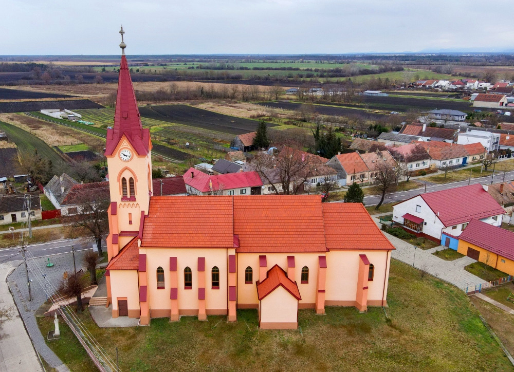 Kostol sv. Filipa a sv. Jakuba, Jakubov Zdroj: NaZahori.sk