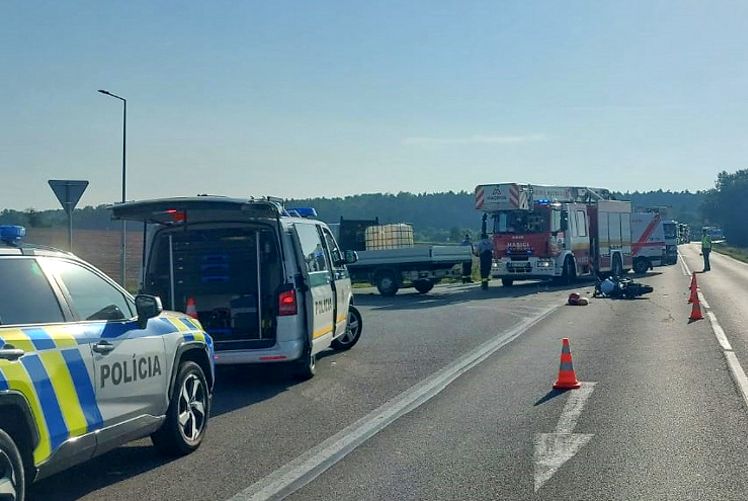 Motorkár so zákazom šoférovania sa zrazil s dodávkou pri Dojči. Zdroj: Polícia SR