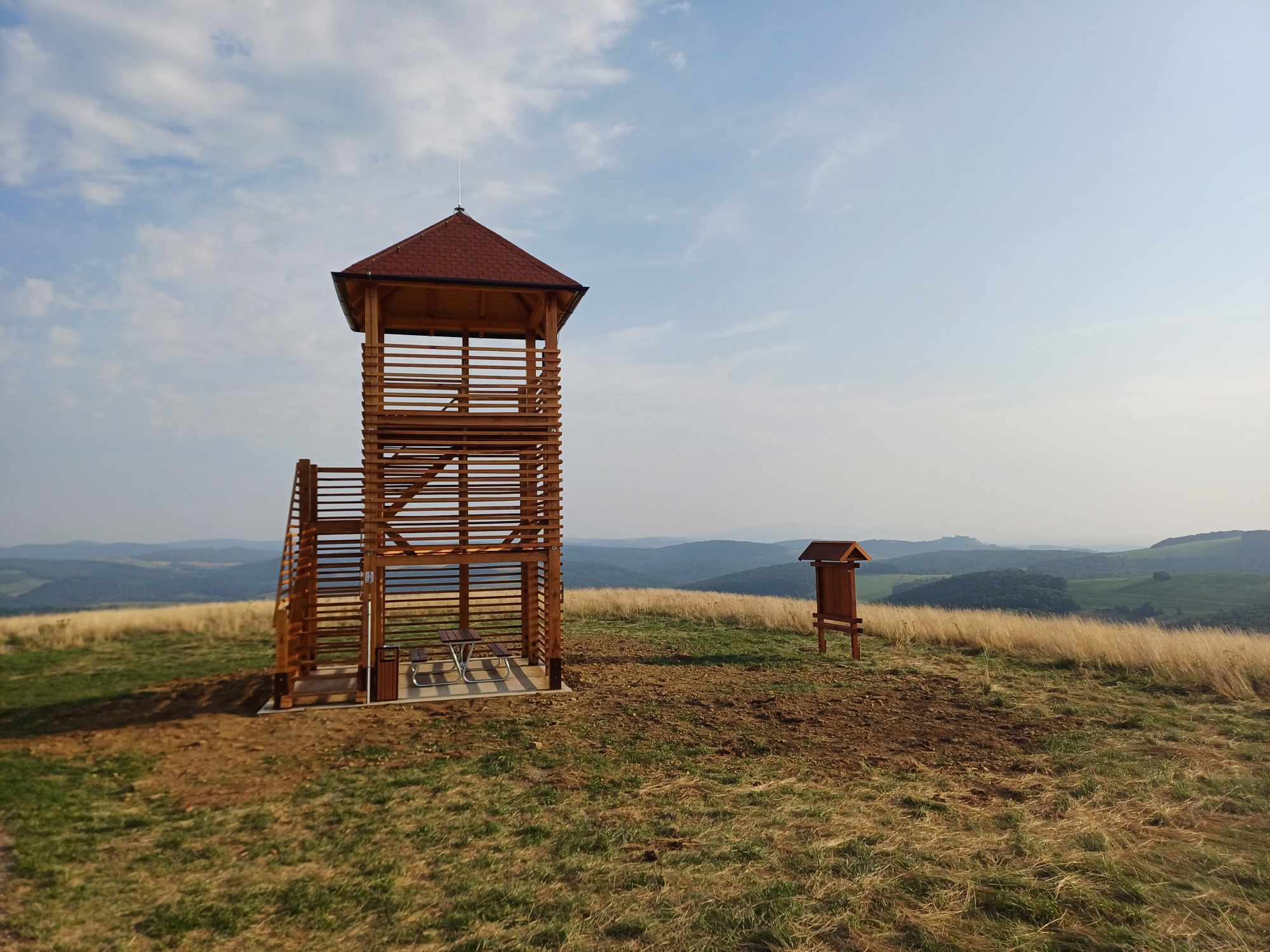 Rozhľadňa Kamenec zdroj: Obec Vrbovce