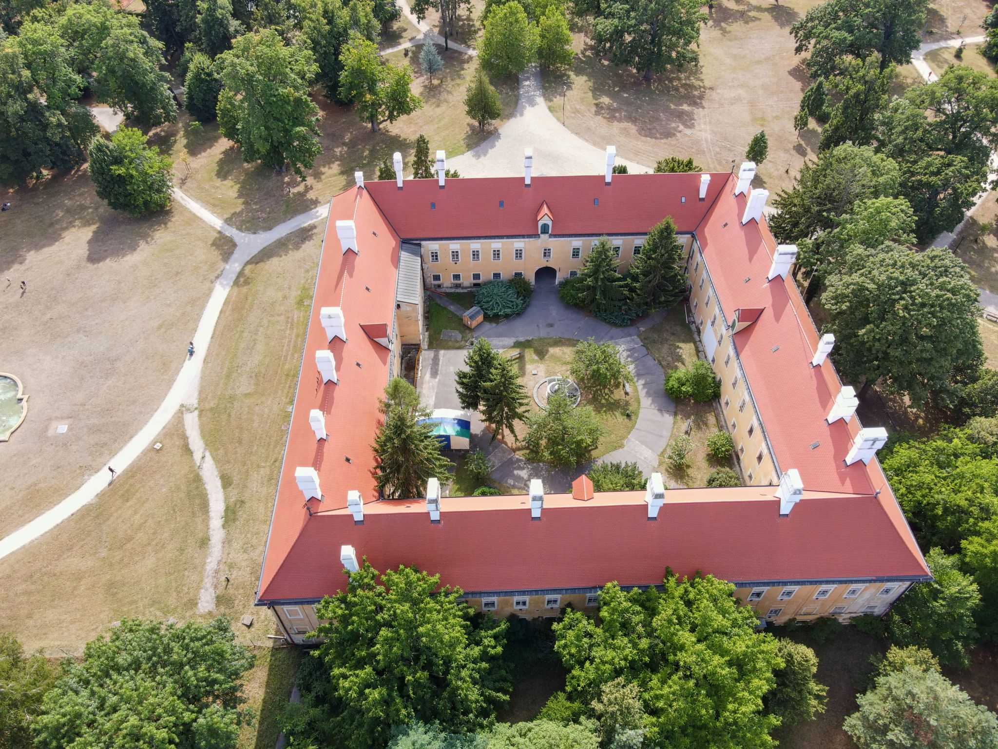 Pálffyovský kaštieľ a priľahlý park, Malacky Autor: Vladimír Miček