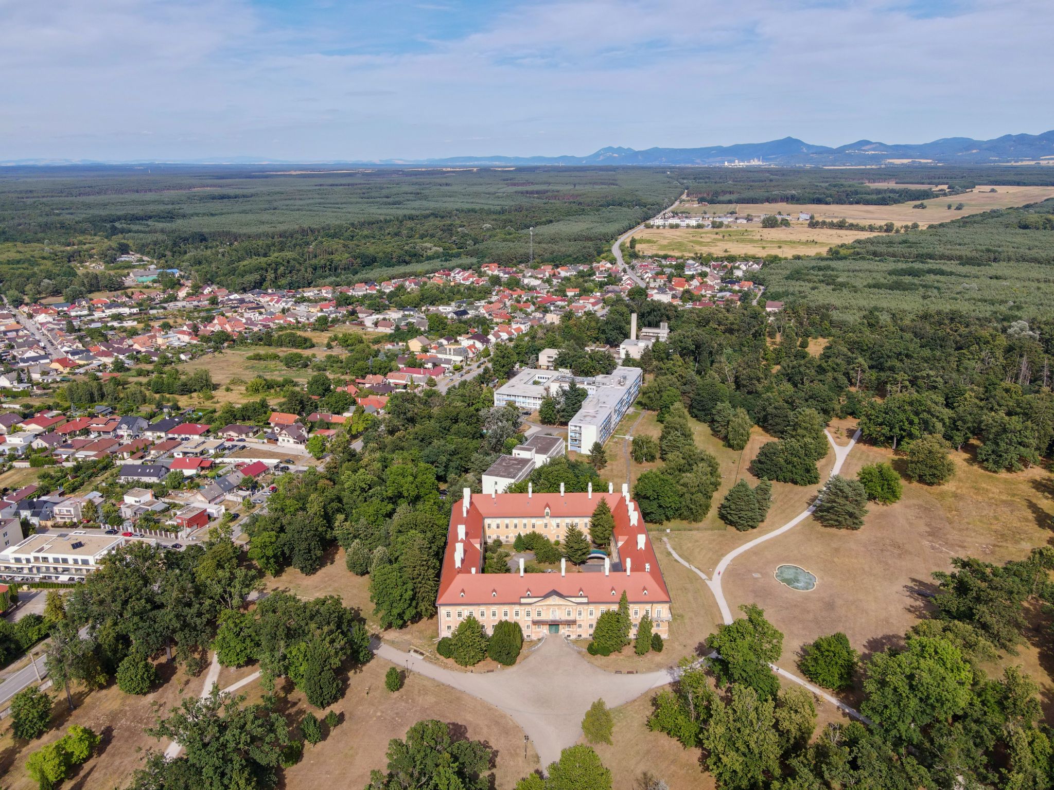 Pálffyovský kaštieľ a priľahlý park, Malacky Autor: Vladimír Miček