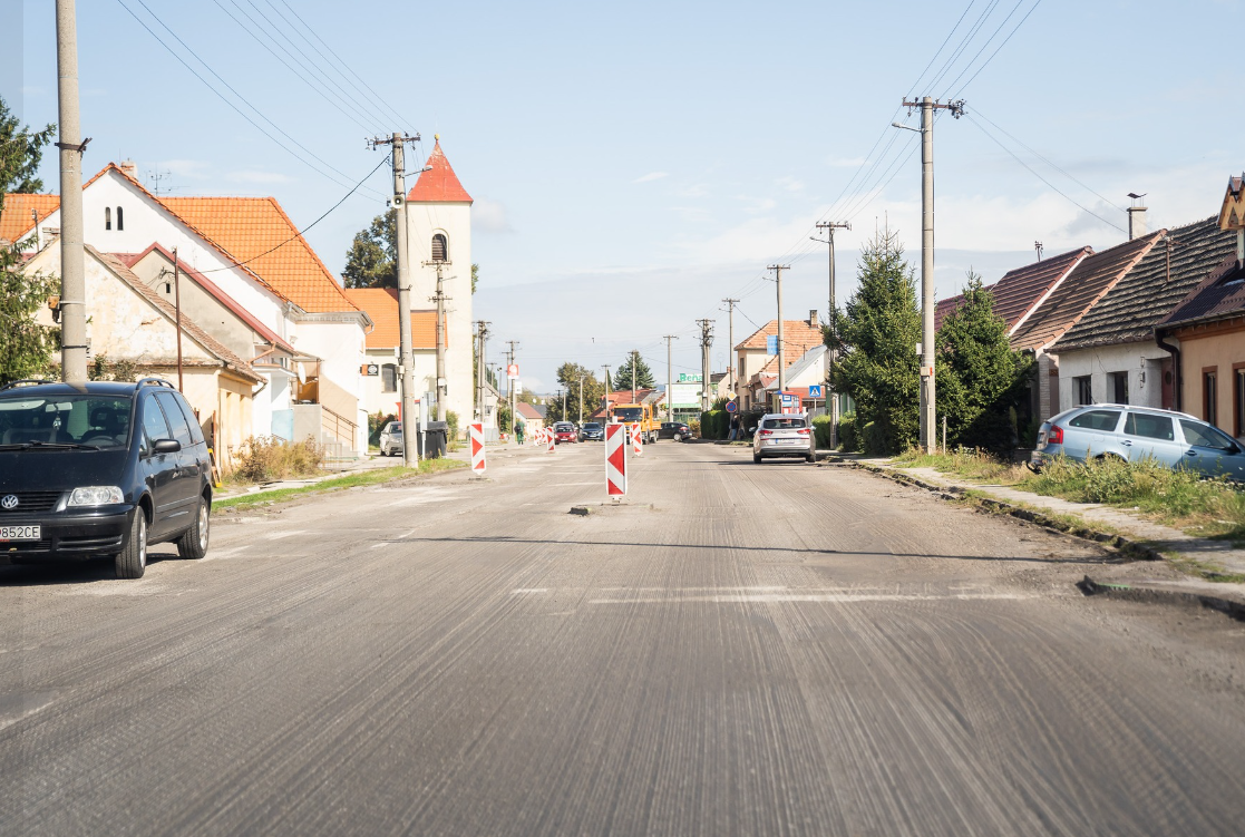 Rekonštrukcia cesty mestskou časťou Senice-Čáčov zdroj: TTSK