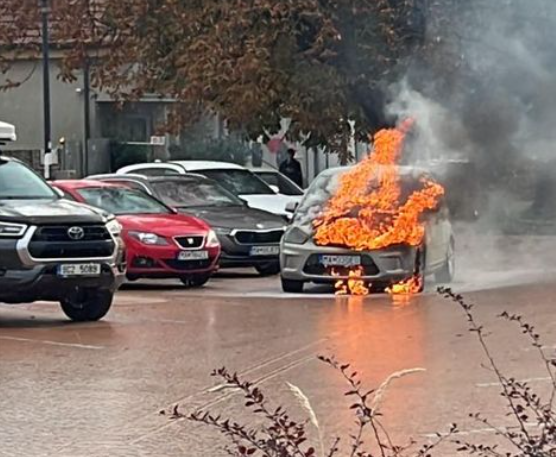 Požiar auta v Stupave zdroj: FB