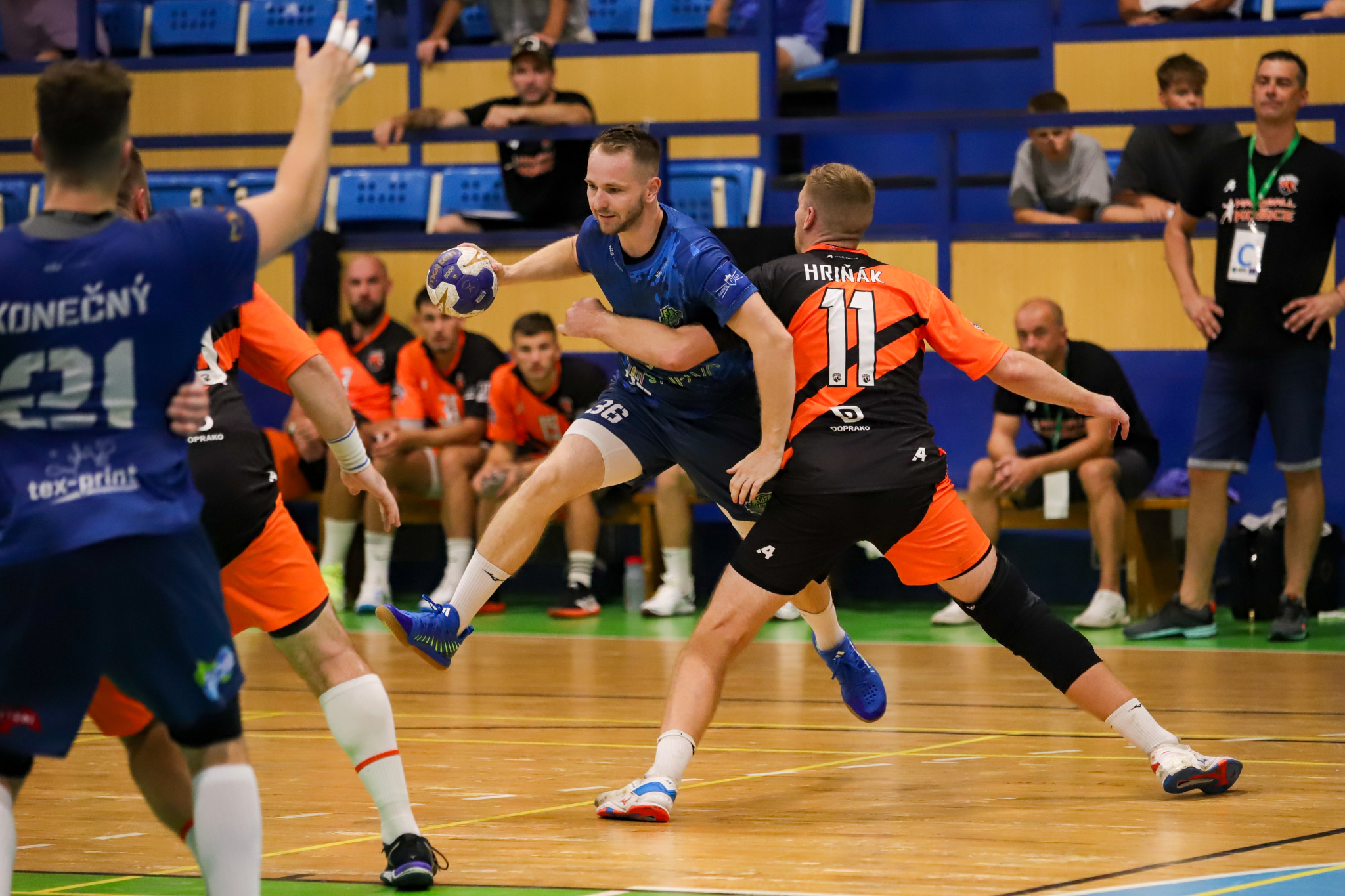 HC Záhoráci - HK Košice, zo zápasu 1. kola Niké Handball extraligy Autorka: Lucia Obžerová